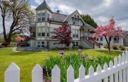 1121 MAIN St, Dallas, OR 97338
