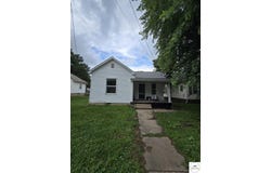 307 E Ohio Street, Clinton, MO 64735