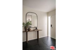 14141 Killion St, Sherman Oaks, CA 91401
