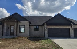 1388 E Walnut Street, Bolivar, MO 65613