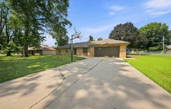 109 W Aven, Nixa, MO 65714