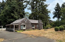 750 5TH St, Gearhart, OR 97138
