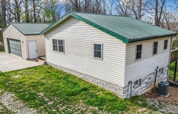 28316 Farm Road 1220, Eagle Rock, MO 65641