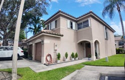 9715 NW 23rd Ct, Pembroke Pines, FL 33024