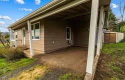 532 2ND St, Elkton, OR 97436