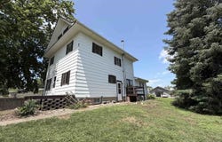 118 W Third St, Sutherland, IA 51058