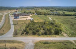 Bryant at Leonard, Henryetta, OK 74437