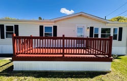 93 Grochmal Ave, Springfield, MA 01150