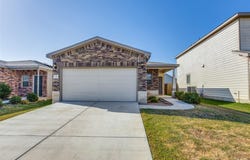 137 Miracle Dr, Jarrell, TX 76537