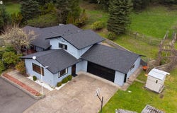 85183 CHEZEM Rd, Eugene, OR 97405