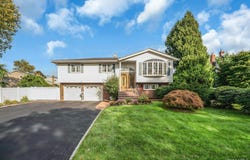 39 Pawnee Drive, Commack, NY 11725