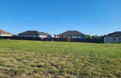 1425 Curtiss Dr, McPherson, KS 67460