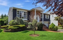 18 Valley Lane E, Valley Stream, NY 11581