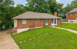 6832 Sterling Avenue, Raytown, MO 64133