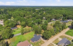 1710 Royal Oaks Dr, Malvern, AR 72104