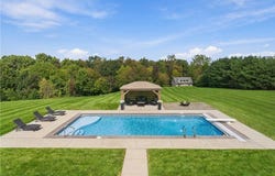 107 Hibernia Dr, Lancaster Twp, PA 16037