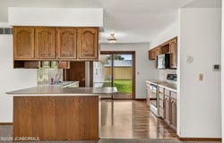 10206 STATE ROUTE 52, Versailles, MO 65084