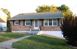 2208 DAVIS ST, STAUNTON, VA 24401