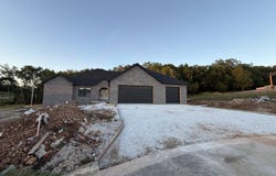 1795 W Gaslight Drive, Springfield, MO 65810