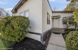 70 Deer Way, Manalapan, NJ 07726