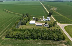 211 11th St, Hills, MN 56138