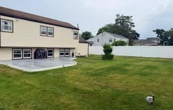 452 N Monroe Avenue, Lindenhurst, NY 11757