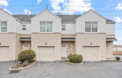 15723 NE BEECH 3C St, Portland, OR 97230