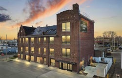 130 S Dubuque St, Solon, IA 52333