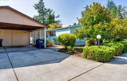 658 S 57TH St, Springfield, OR 97478