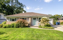 1960 Milton Avenue, Northbrook, IL 60062