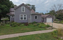 1021 1St Avenue, Ackley, IA 50601