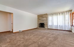 7S151 N EOLA Road, Aurora, IL 60502