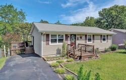 8346 Brubaker Dr, Roanoke, VA 24019
