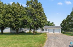 520 S Pleasant Ave, Ramona, SD 57054