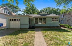 318 N Broadway St, Canton, SD 57013