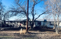 521 CR 7713 #1, Devine, TX 78016