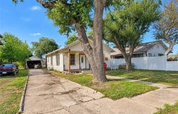 325 E Avenue C, Robstown, TX 78380