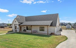 15 Pareya Circle, West, TX 76691