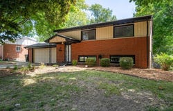 15 Kingswood Drive, Normal, IL 61761