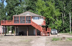 334 N River Rd, Elsberry, MO 63343