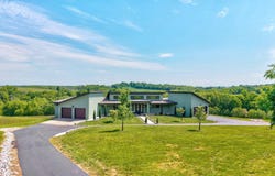 218 S 9th Avenue, Ozark, MO 65721