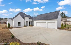 111 Grand Oak Boulevard, Clinton, MS 39056
