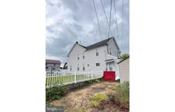 126 WALNUT Street, SUNBURY, PA 17801