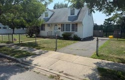 14 Concord Avenue, Bethpage, NY 11714