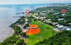 137 Pacific Ave, Tavernier, FL 33070
