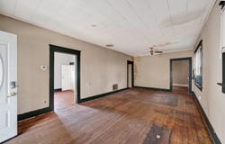 637 E 1st Ave, Hutchinson, KS 67501