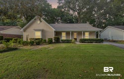 5620 Candia Ct, Mobile, AL 36693