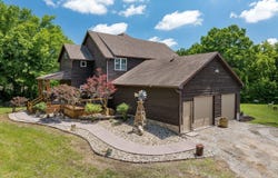 6280 NW Sale Barn Rd, Cameron, MO 64429