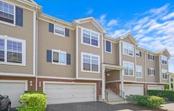 2304 Hudson Circle, Aurora, IL 60502