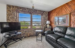 5937 Sharon Ln NW, Cedar Rapids, IA 52405